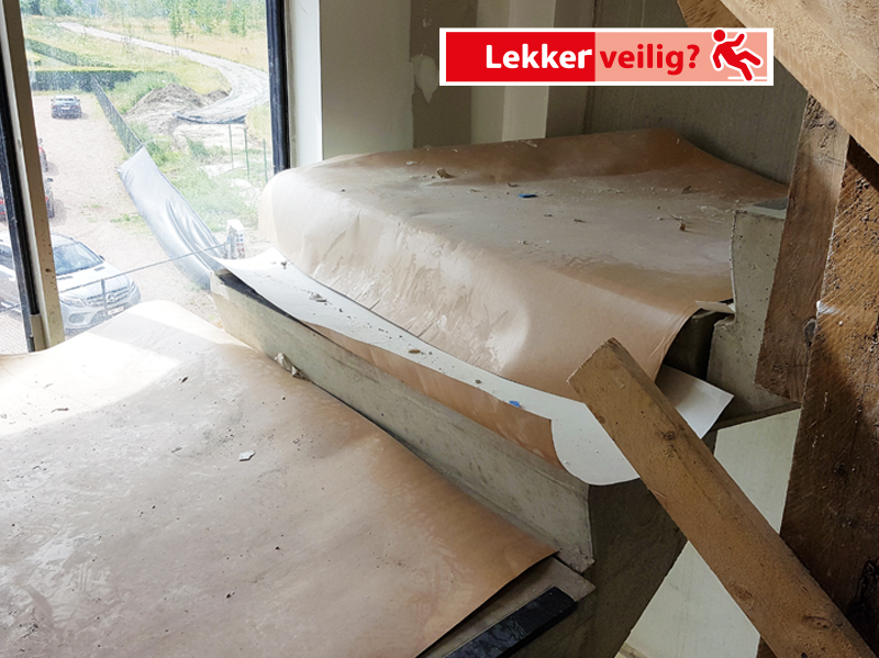 PrimaCover_Lekker_veilig_onveilige_trap_stucloper_voordelen_zelfklevend_afdekvlies_arbo.jpg