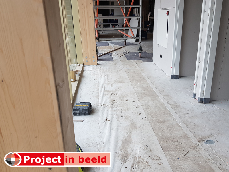 Project_in_Beeld_PrimaCover_Active_Bouwbeurs_nieuwbouw_zwembad_afdekken_gang_gevlinderd_beton_beschermen
